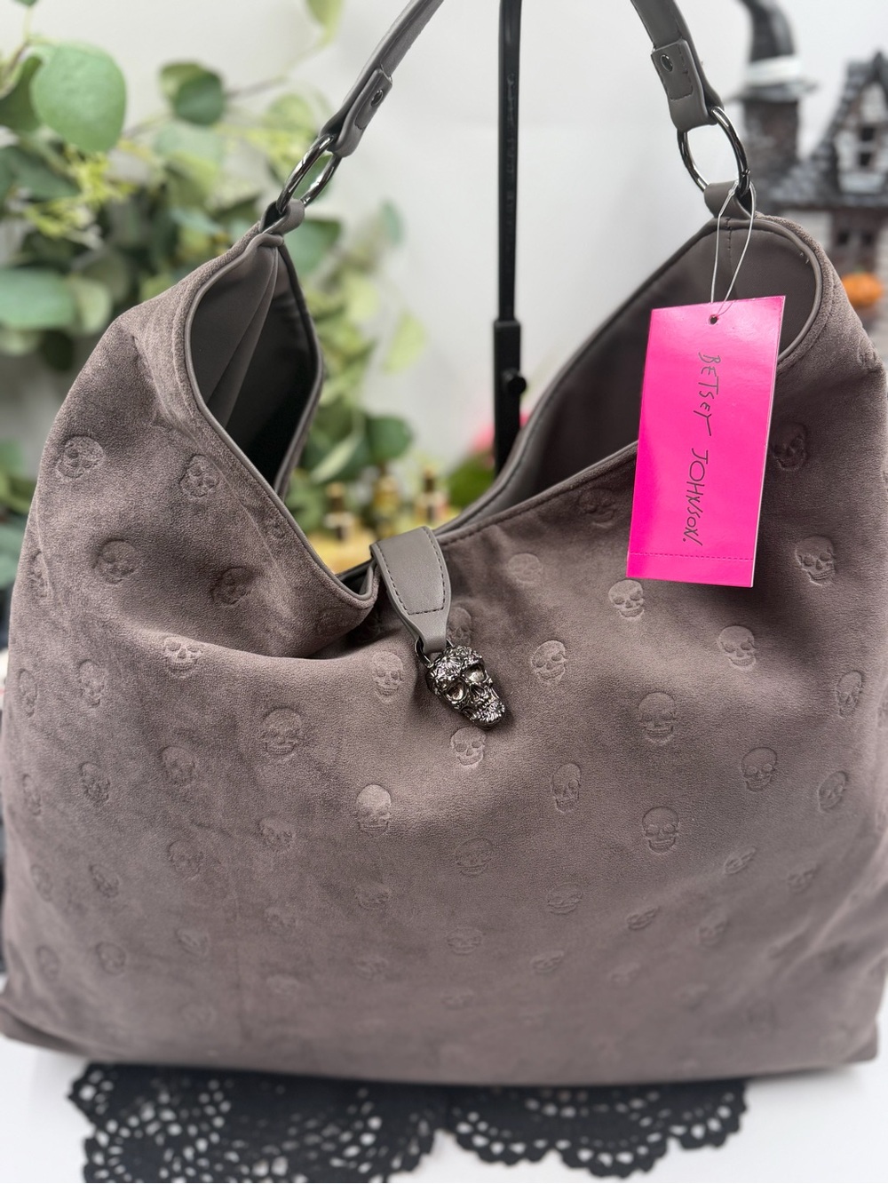 viral htf betsey johnson gray skull embossed faux suede oversized hobo bag
